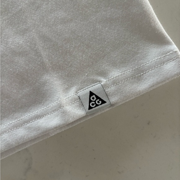 Nike ACG Recycle T-Shirt Mens Size Small - Picture 5 of 5